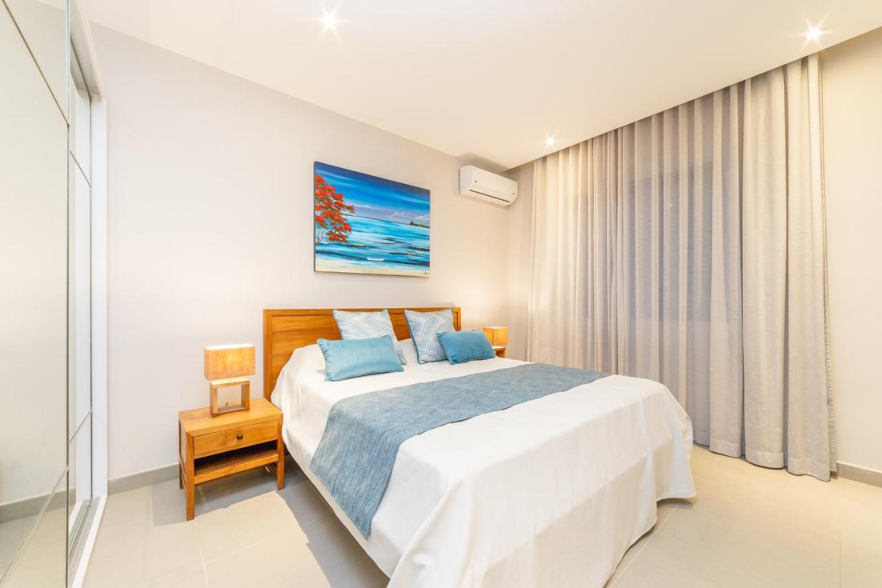 Penthouse 13 - One Bay Residence With Private Rooftop Terrace And Dip In Pool Pereybere Beach Exteriör bild