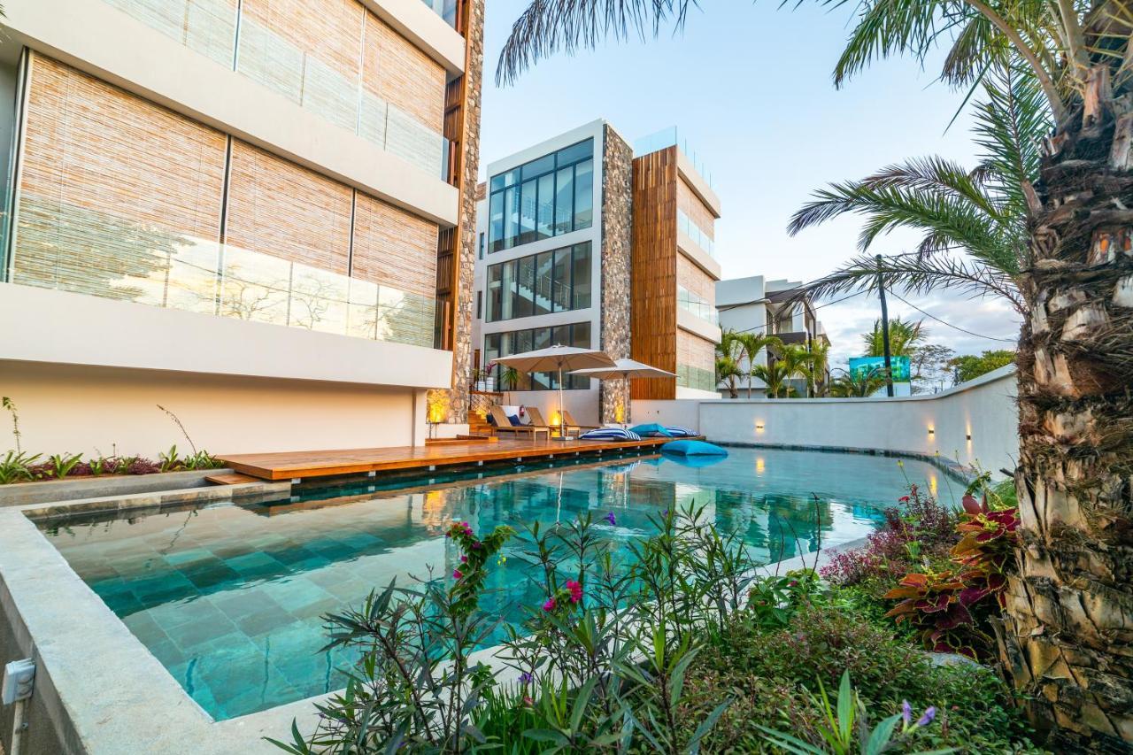 Penthouse 13 - One Bay Residence With Private Rooftop Terrace And Dip In Pool Pereybere Beach Exteriör bild