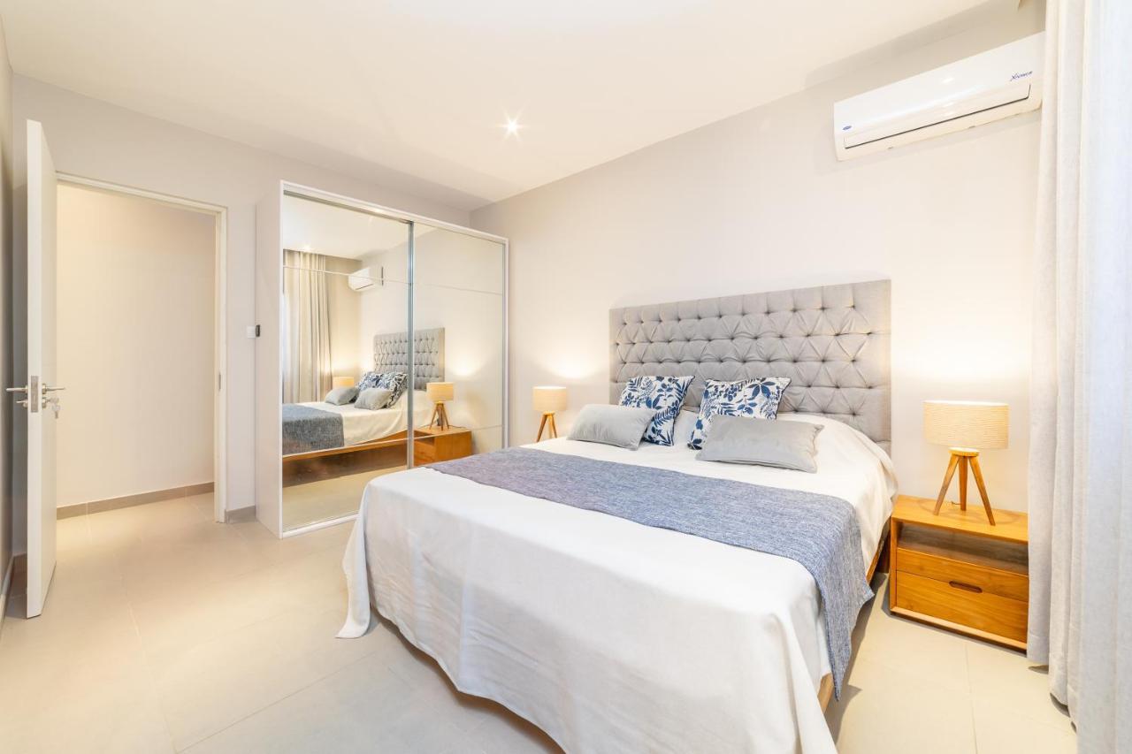 Penthouse 13 - One Bay Residence With Private Rooftop Terrace And Dip In Pool Pereybere Beach Exteriör bild