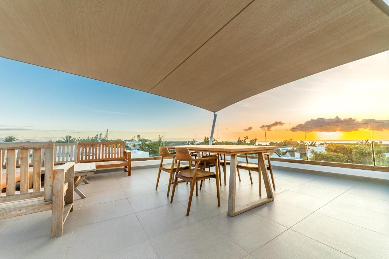 Penthouse 13 - One Bay Residence With Private Rooftop Terrace And Dip In Pool Pereybere Beach Exteriör bild
