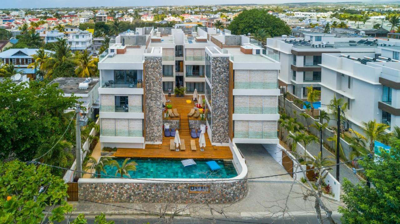 Penthouse 13 - One Bay Residence With Private Rooftop Terrace And Dip In Pool Pereybere Beach Exteriör bild